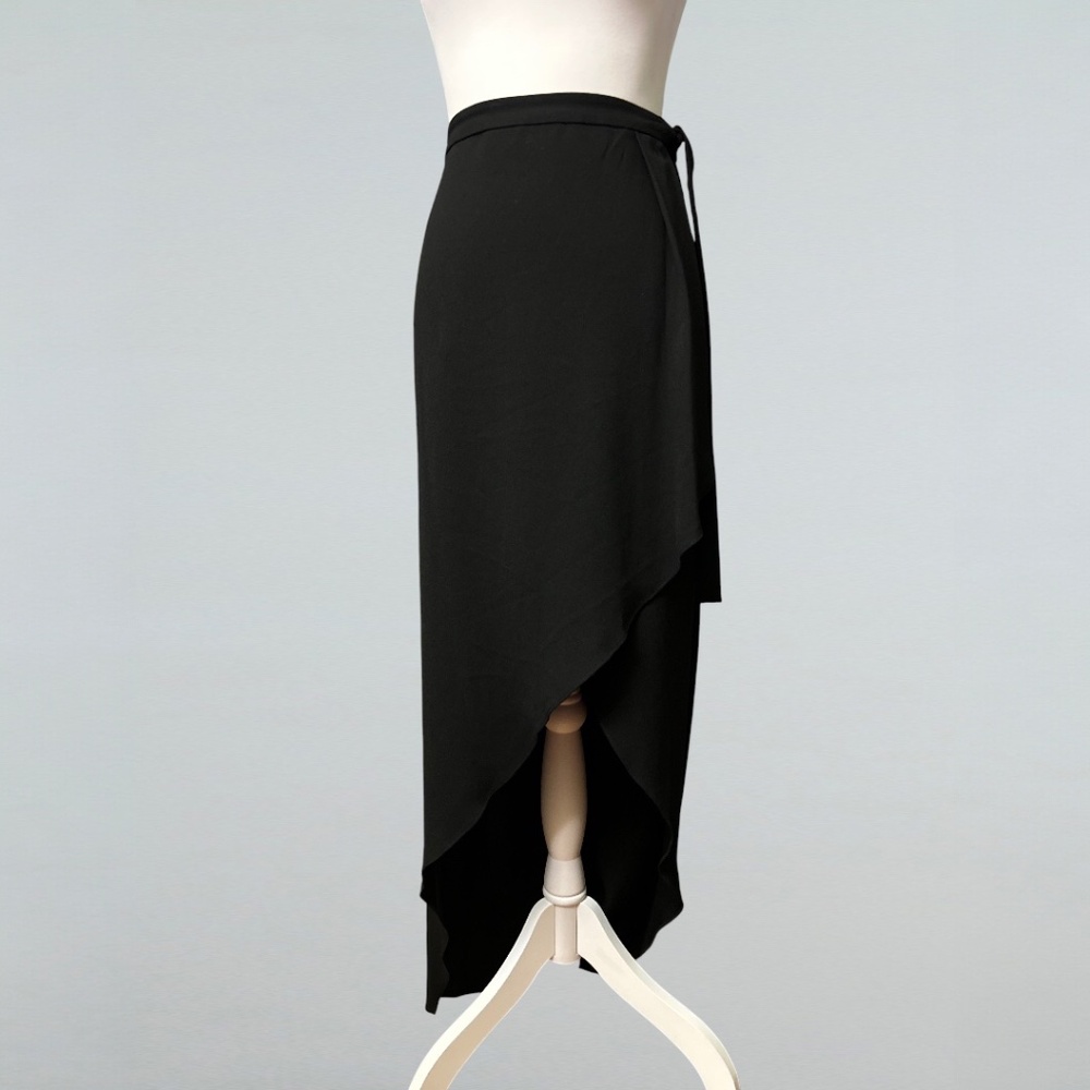 BCBG Maxazria high-low skirt, size L, tail length approx. 44”